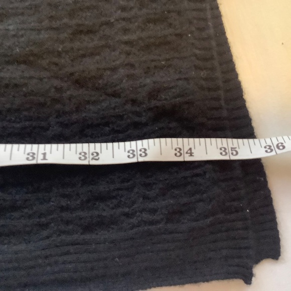 L.L. Bean Black Cashmere Scarf - Picture 4 of 5